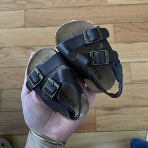 Newborn Old Navy Sandal Brown